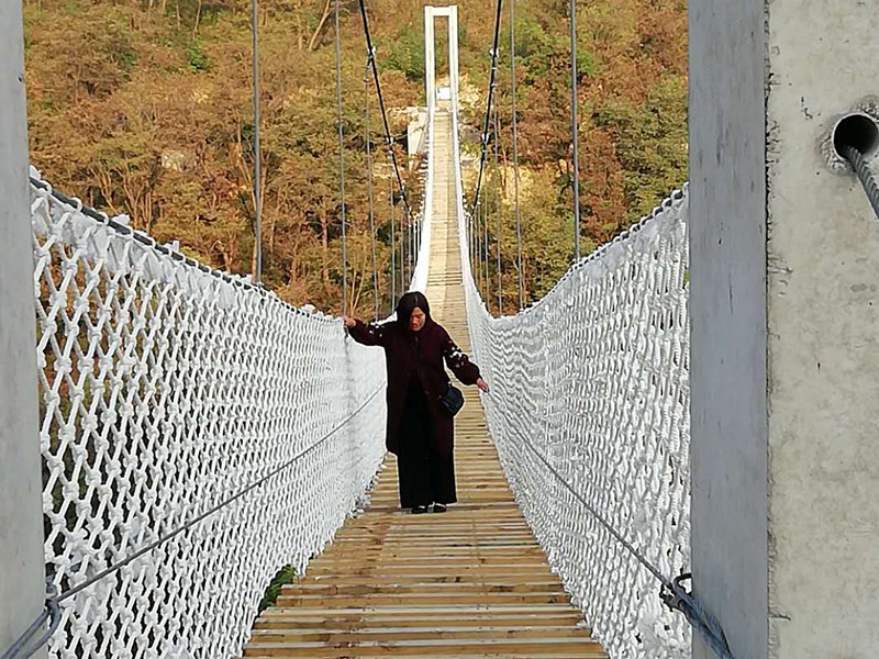 木質(zhì)吊橋